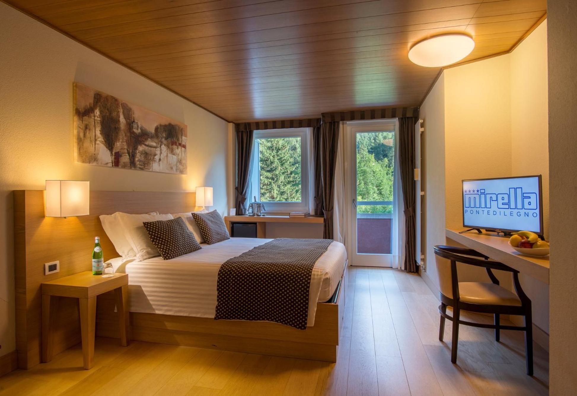 Hotel Mirella Ponte Di Legno Exteriör bild
