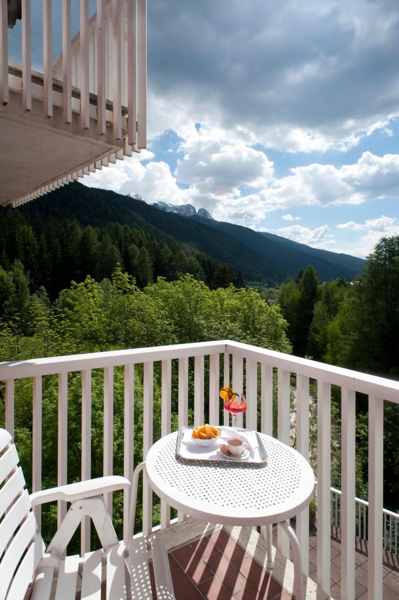 Hotel Mirella Ponte Di Legno Rum bild