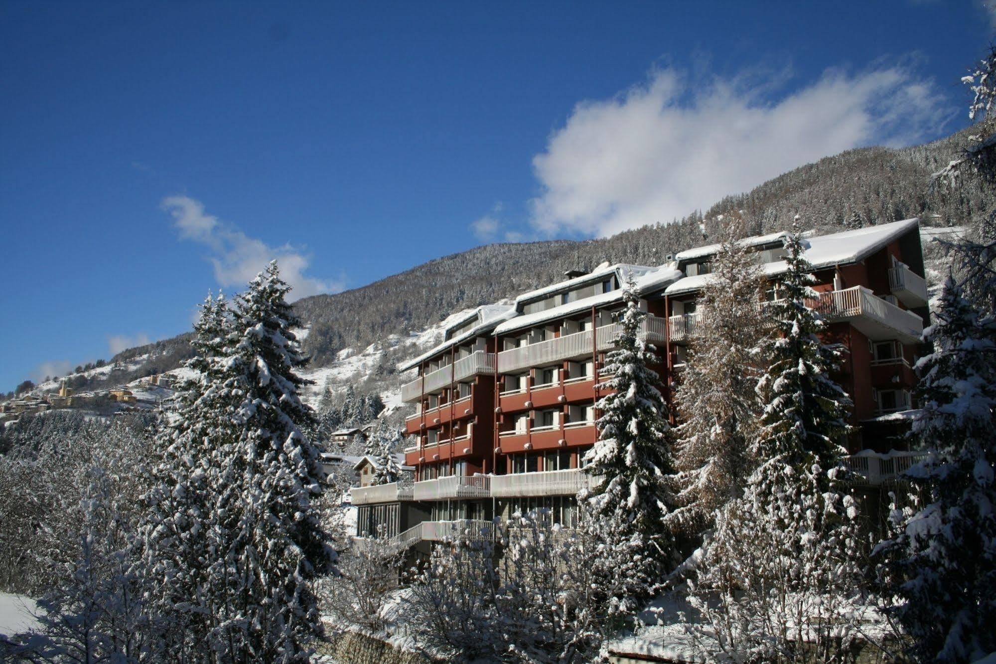 Hotel Mirella Ponte Di Legno Exteriör bild