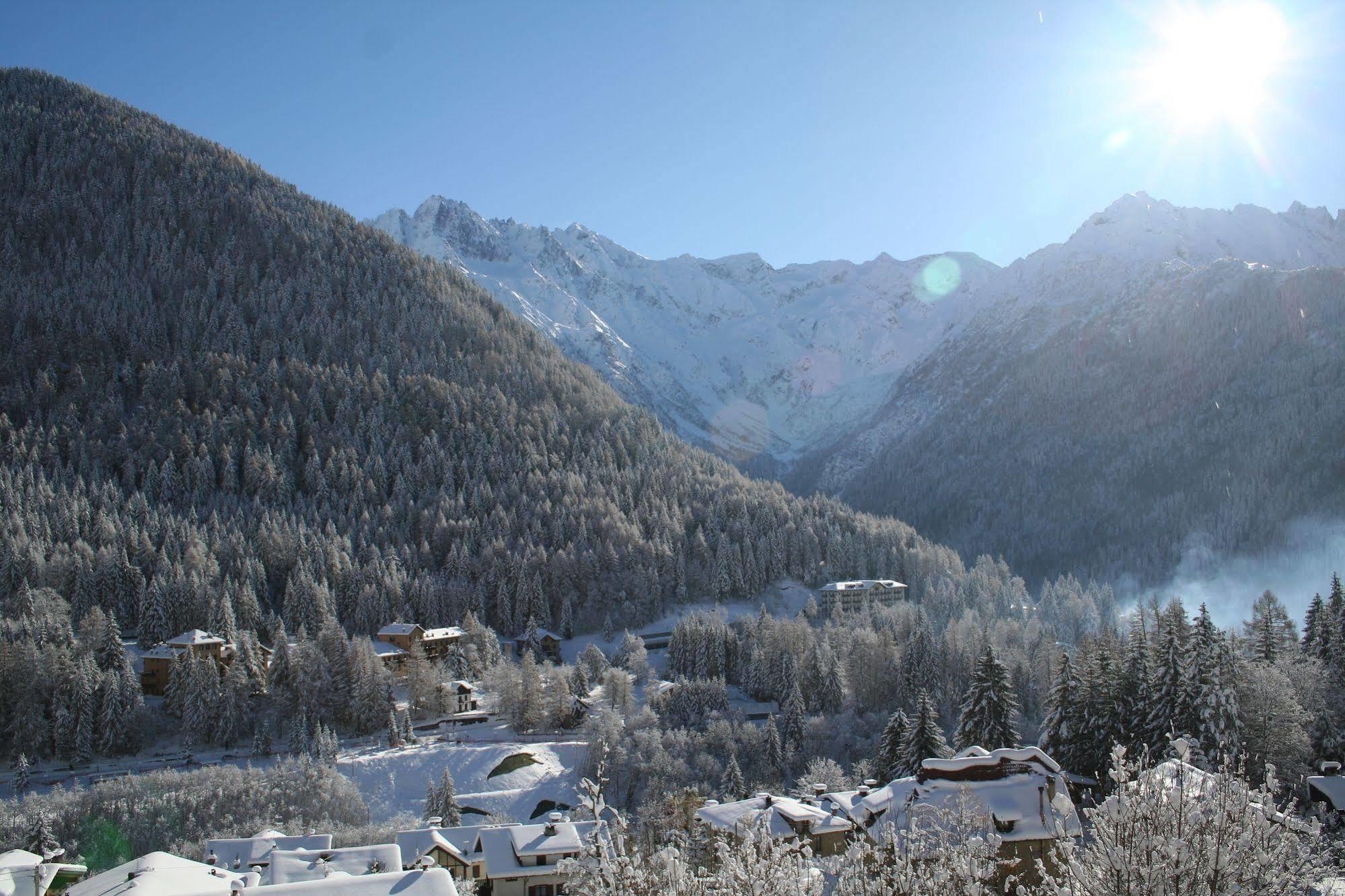 Hotel Mirella Ponte Di Legno Exteriör bild